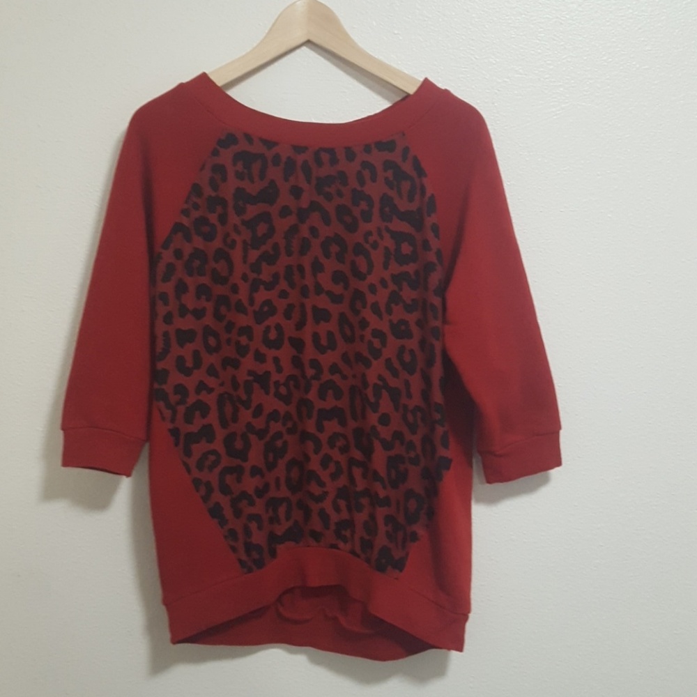 BONGO Red Leopard print hi low crewneck sweater